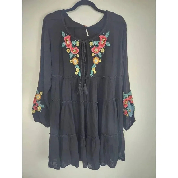 Free People Dress Flowy Black Embroidered Floral Size Medium - Picture 1 of 7